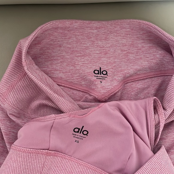ALO Alosoft Aura Short & Bra Pink Size XS/S💕 - Picture 3 of 3